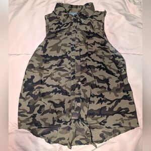 Camouflage Sleeveless Button-Up Shirt!!
